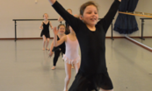 WIST JIJ dat RICK DANSDOCENTE AUKJE iedere maandag leuke lessen verzorgt in MAARHEEZE?