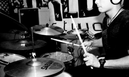 Slagwerkdocent Ad Triepels: 'Iedereen kan drummen'